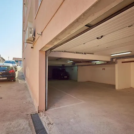 Hedera Estate Hedera A64 * دوبروفينك